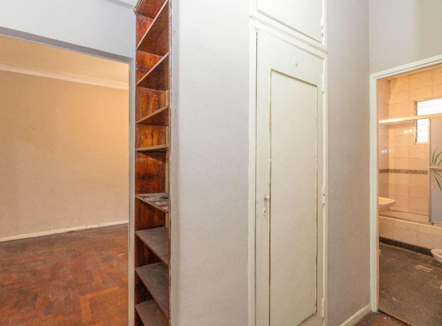 Foto de VENTA DE DEPARTAMENTO 4 AMB EN PARQUE CENTENARIO, imagen 4