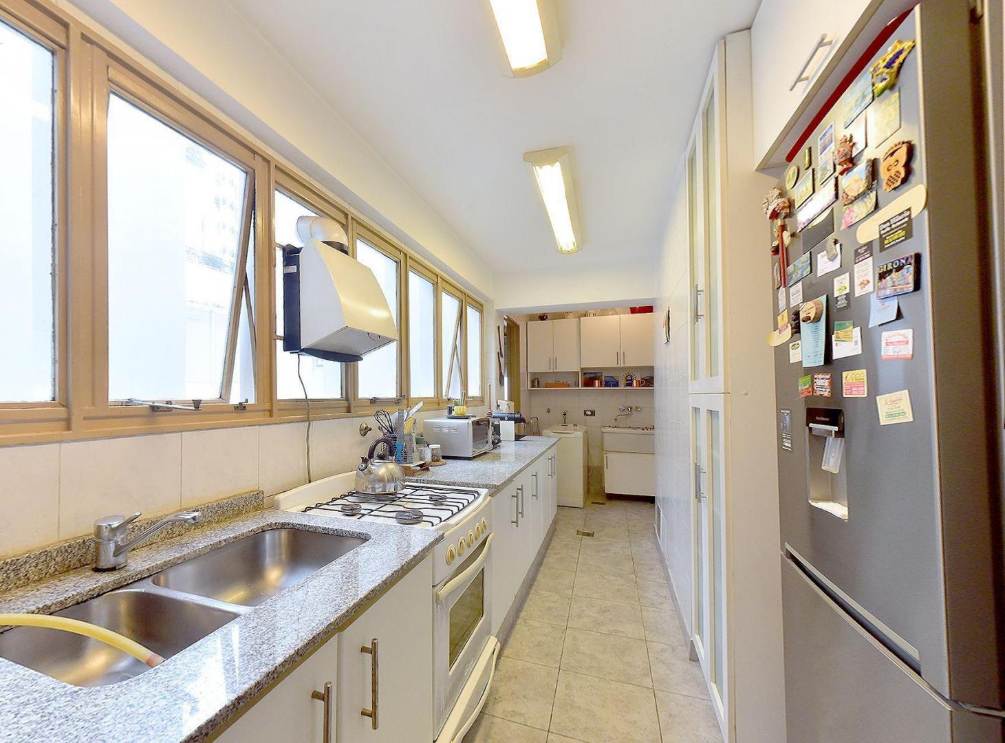 Foto de VENTA DEPARTAMENTO 4 AMB C/ DEP COCHERA RECOLETA, imagen 5