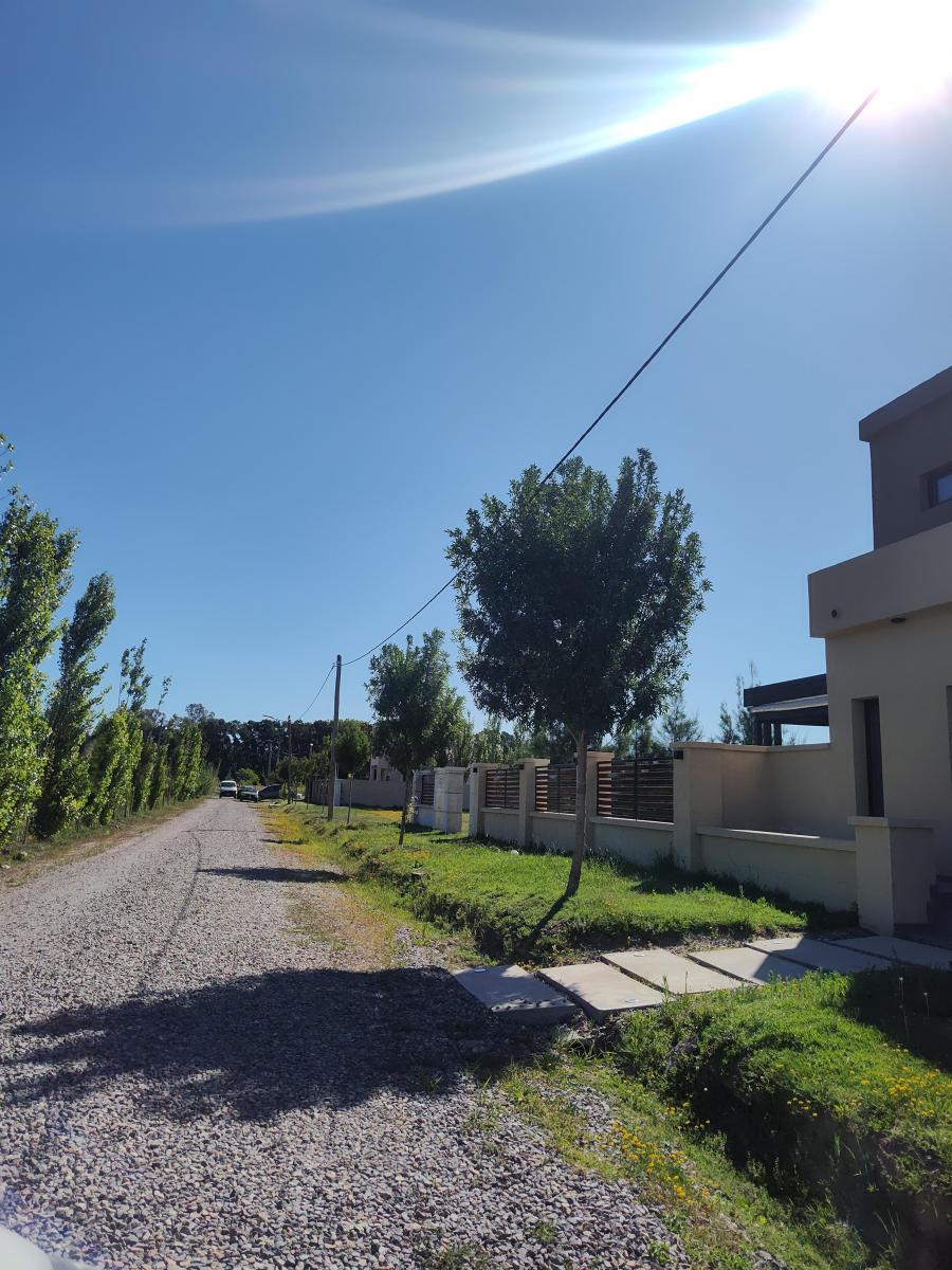 lote en barrio estilo campo