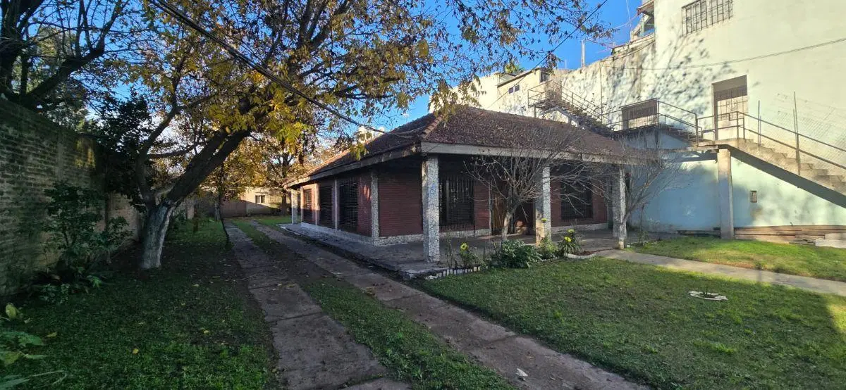 Casa+ 6 departamentos + galpon! ideal inversion y renta 1