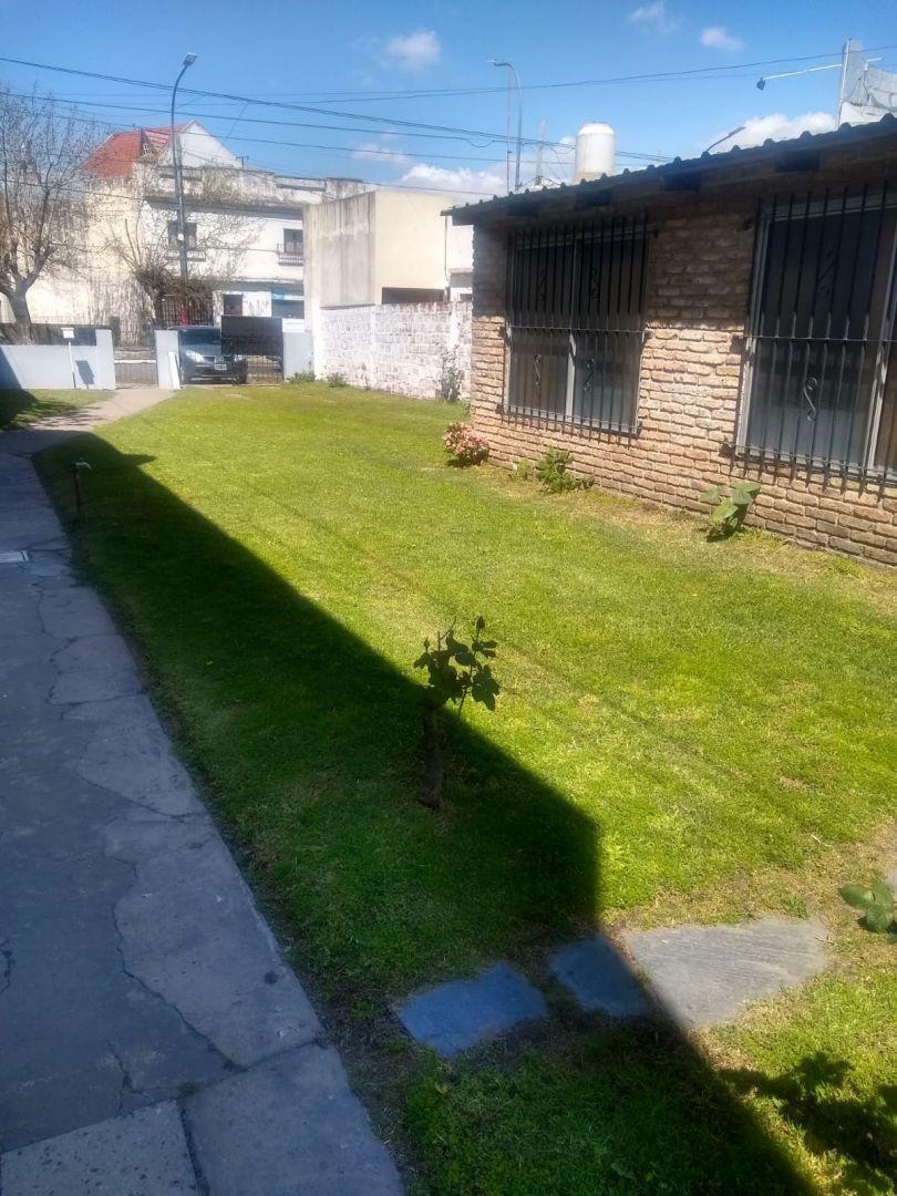 Casa 5 Ambientes. | Av Rivadavia Al 2000 1