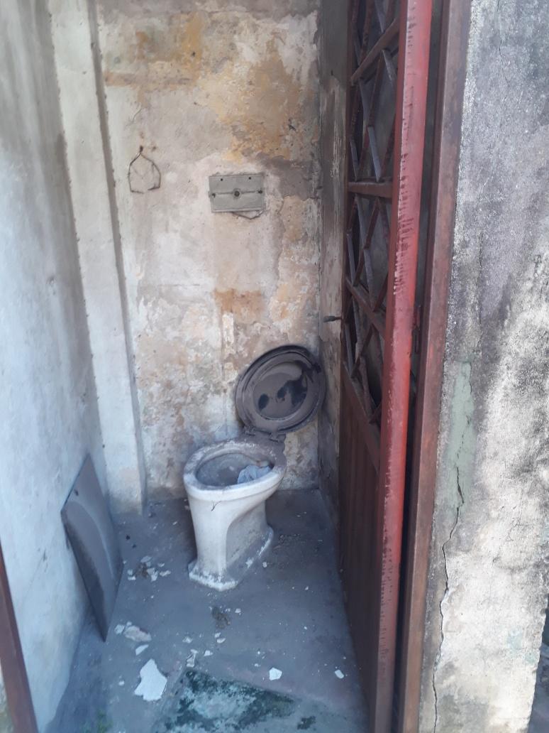 (Propiedad Reservada) Casa con Local en Lanus Oeste 4
