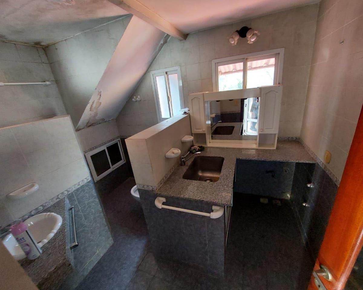 Casa 5 Ambientes. | Av Juan D Peron Al 3700 5