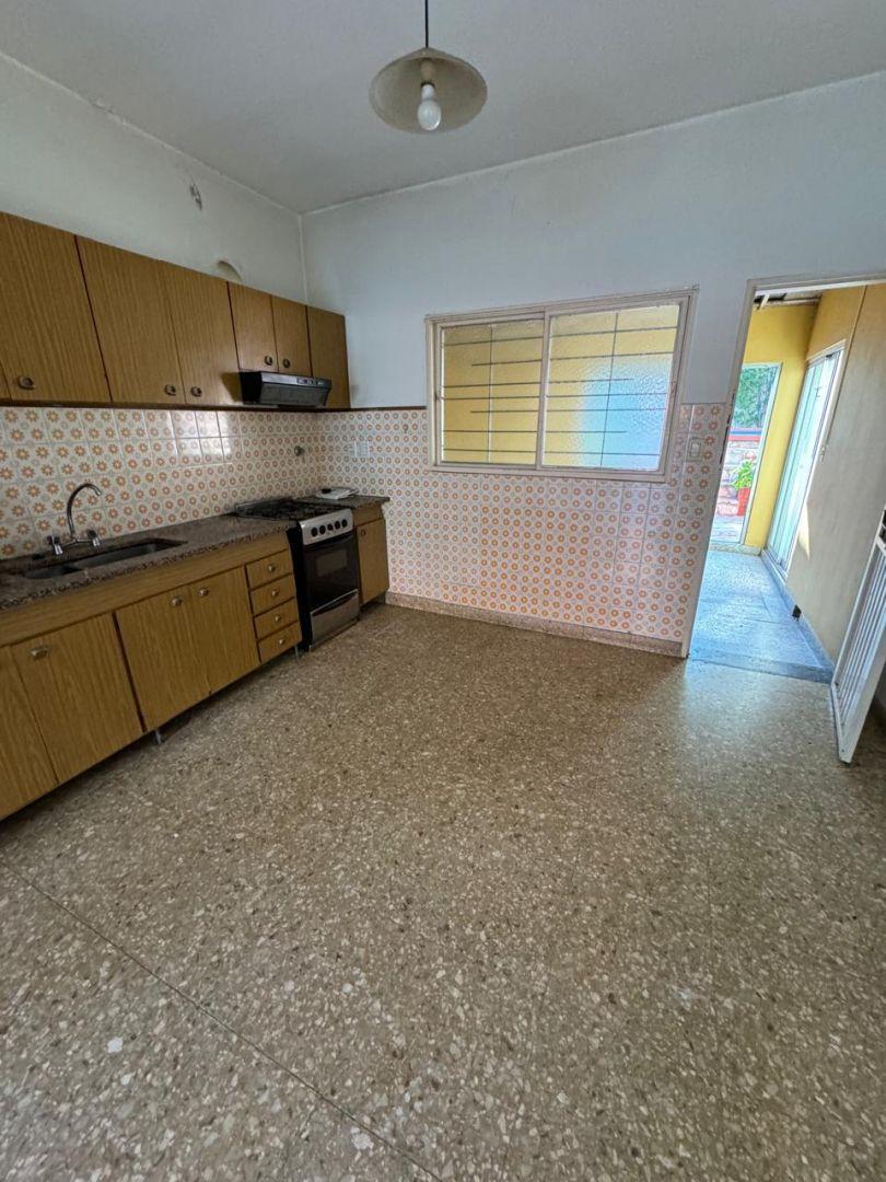 Departamento 5 Ambientes. | Coronel Sayos Al 3000 4