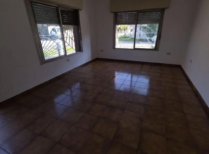 Casa 4 ambientes. | EDUARDO MADERO al 1100 3