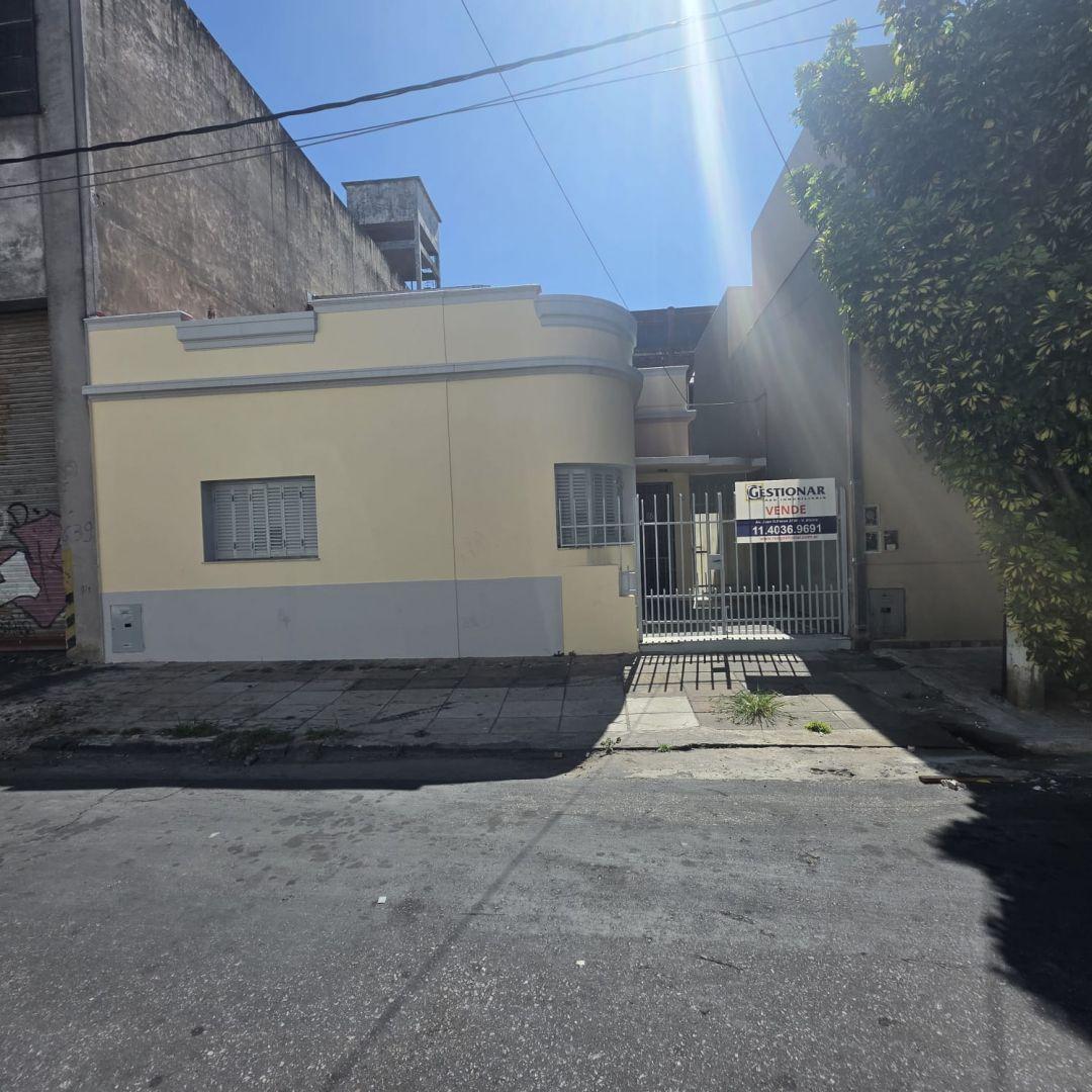 Casa 4 ambientes. | DARRAGUEIRA al 600