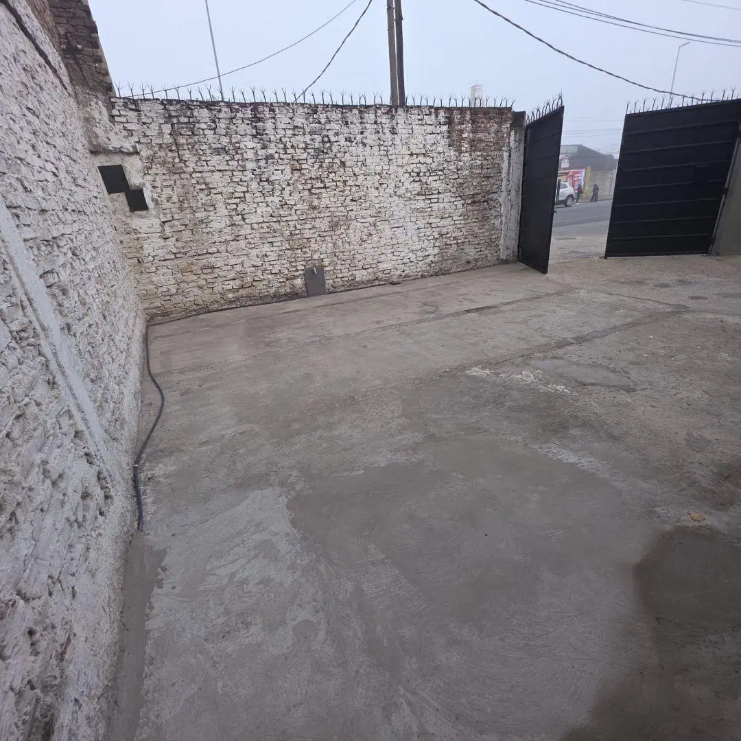 Galpón . | AV CALCHAQUI al 100 4