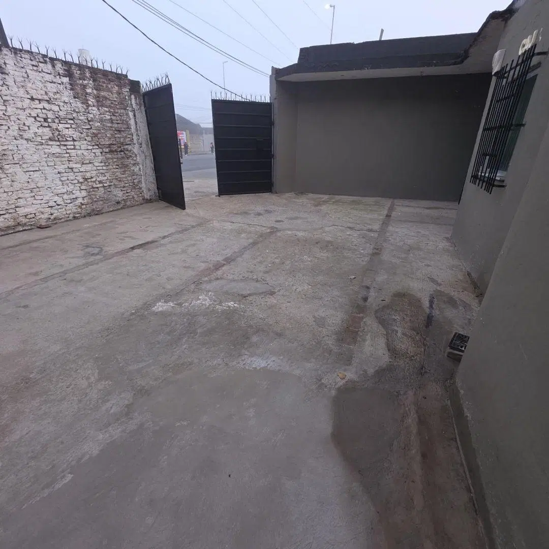 Galpón . | AV CALCHAQUI al 100 5