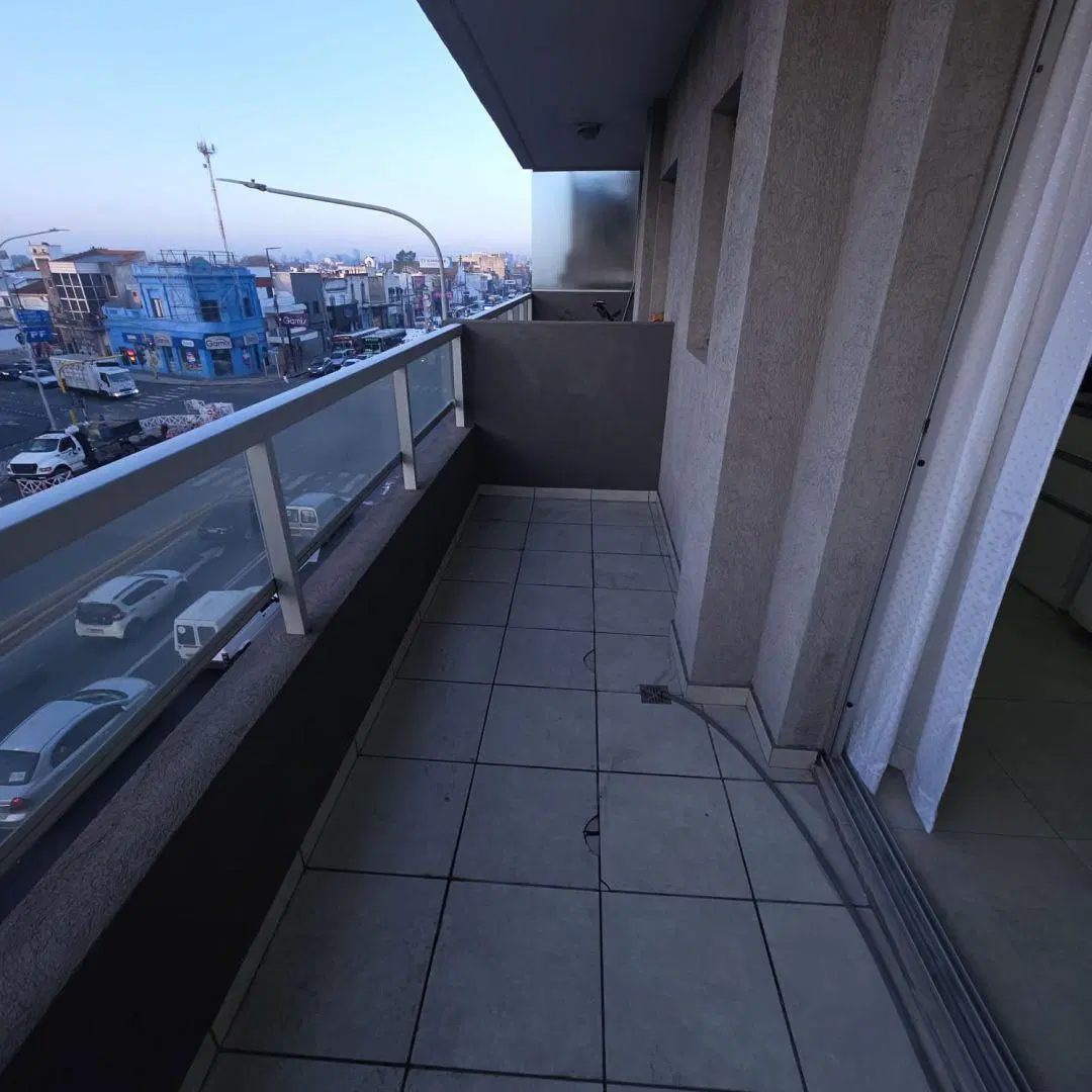 Departamento monoambiente. | HIPOLITO YRIGOYEN al 2200 2