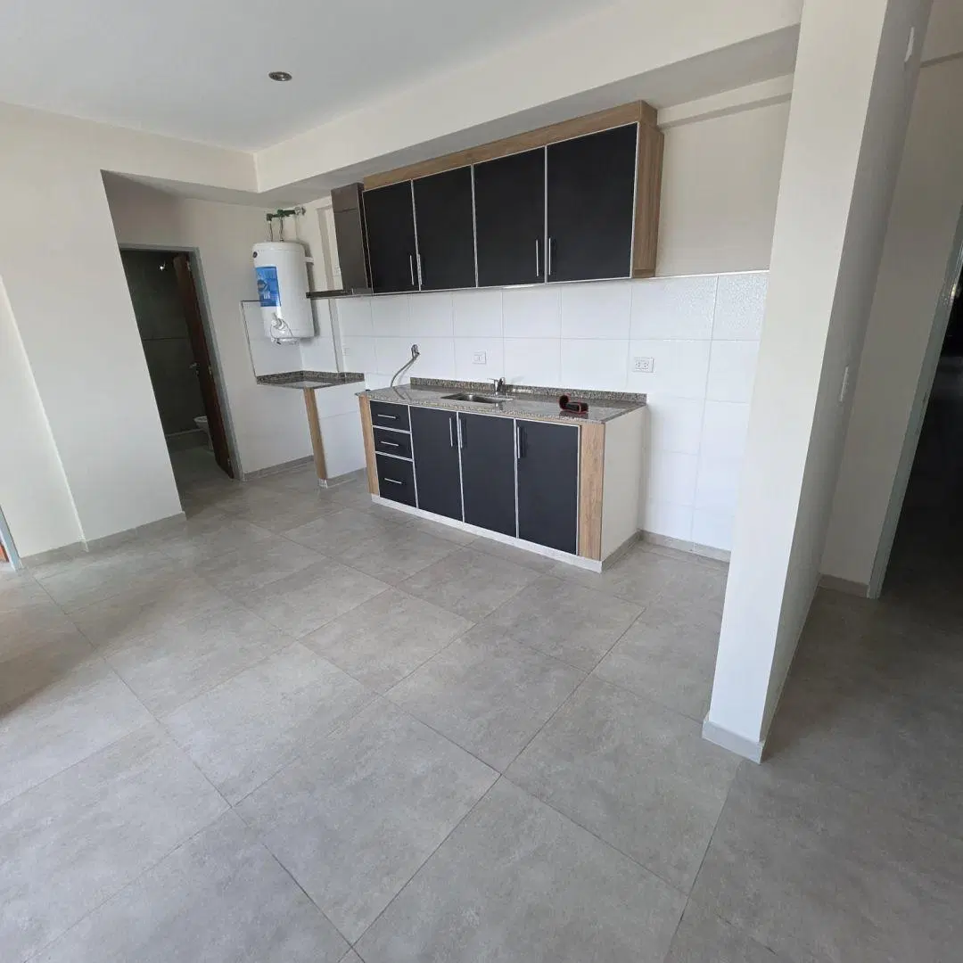 Departamento 2 ambientes. | BALBIN al 400 4