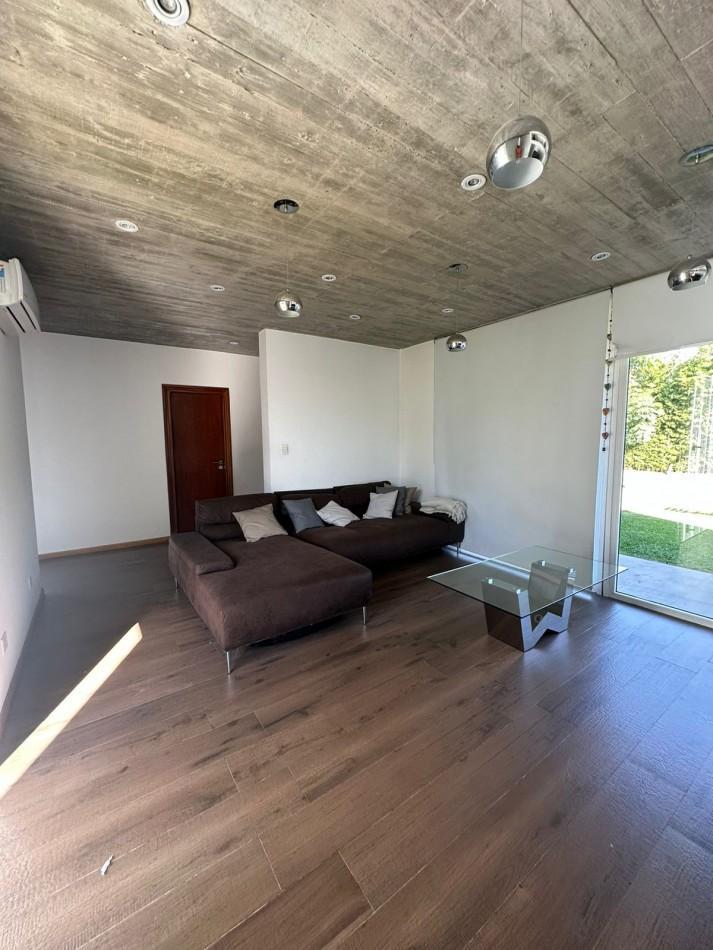 Foto de Oportunidad! Moderna Propiedad con Parrilla y Pileta, imagen 3