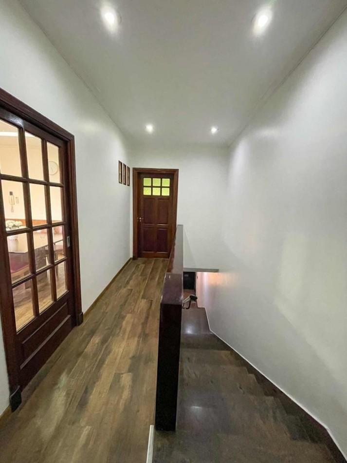 Departamento Tipo Casa| Adrogue| Venta por Viaje Urgente| 6 Amb 2