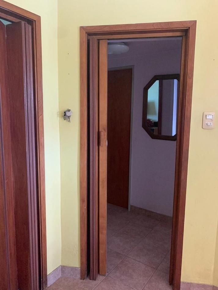 Foto de Casa Americana con Cochera Pasante Para Dos Autos en Importante Lote., imagen 5
