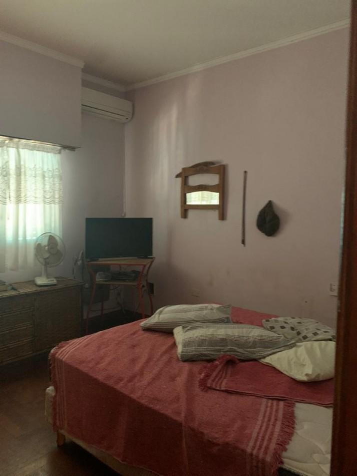 Foto de Casa Americana con Cochera Pasante Para Dos Autos en Importante Lote., imagen 2