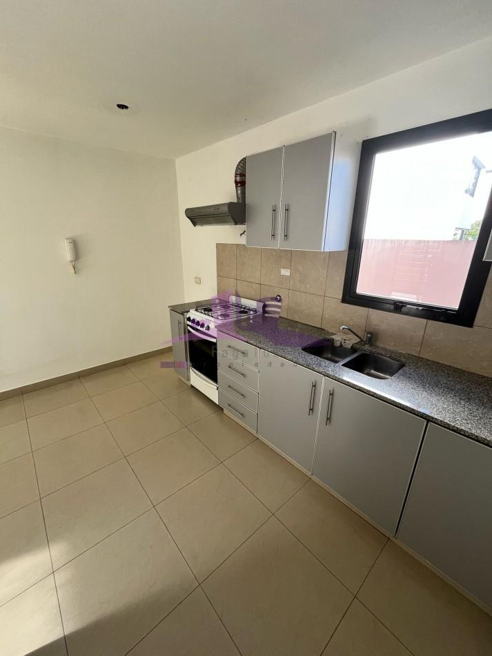 Foto de Departamento monoambiente con cochera en Lanus centro, imagen 4