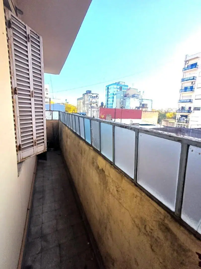 DEPARTAMENTO DE 3 AMBIENTES CON DEP AL CONTRAFRENTE 3