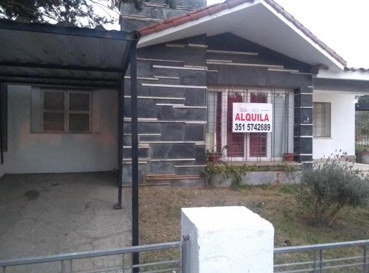 ALQUILO  CASA DE 3 DOR, Av. San Martin al 3600RIO CEBALLOS. 2