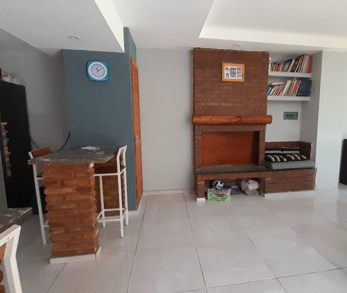 Venta Casa de 3 Ambientes con Jardin y Piscina 5