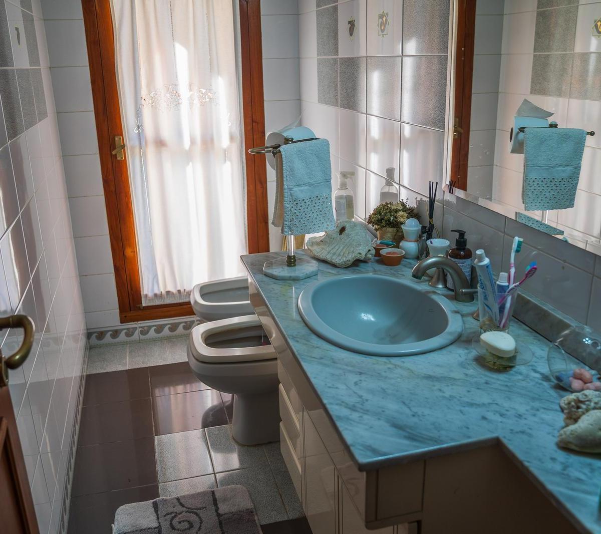 Venta de Excelente Casa en Country Club El Carmen 2