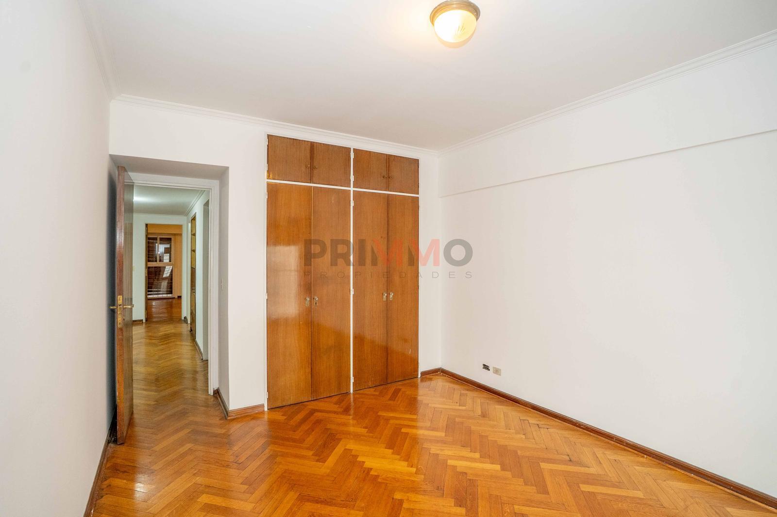 Foto de VENTA DEPARTAMENTO 6 AMBIENTES DEPENDENCIA RECOLETA 2 COCHERAS, imagen 4