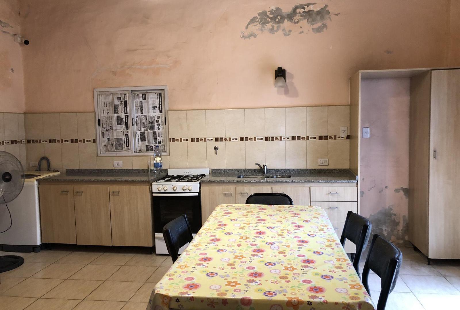 Foto de VENTA CASA EN LOTE PROPIO MORON, imagen 4