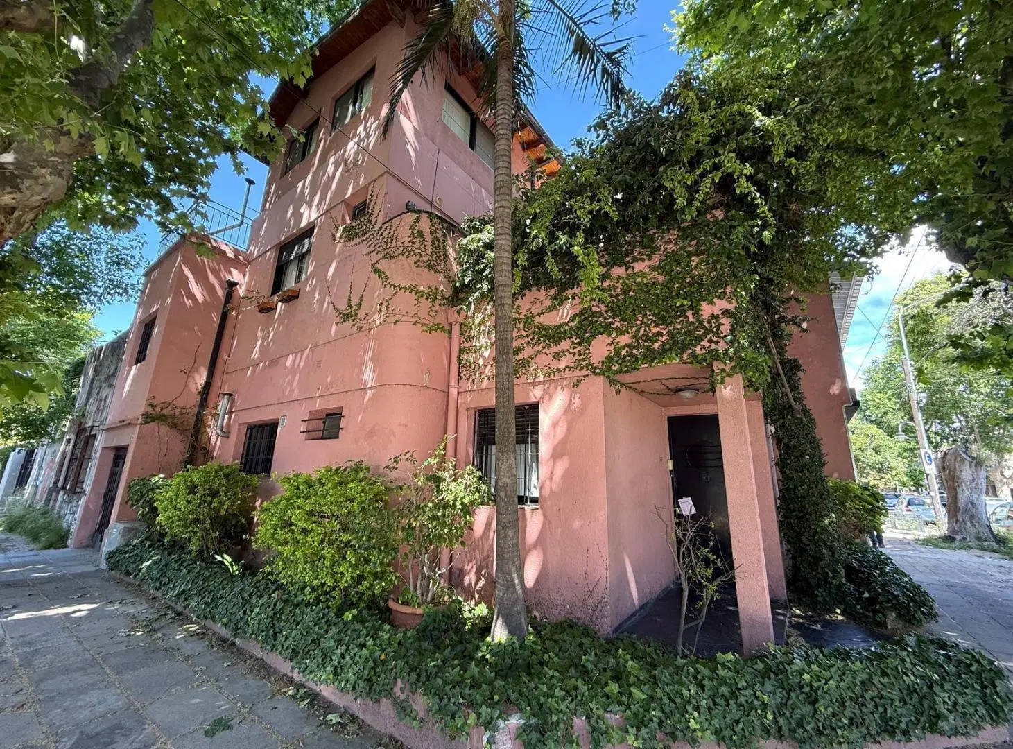 CASA EN VENTA 3 DORMITORIOS CON TERRAZA 3