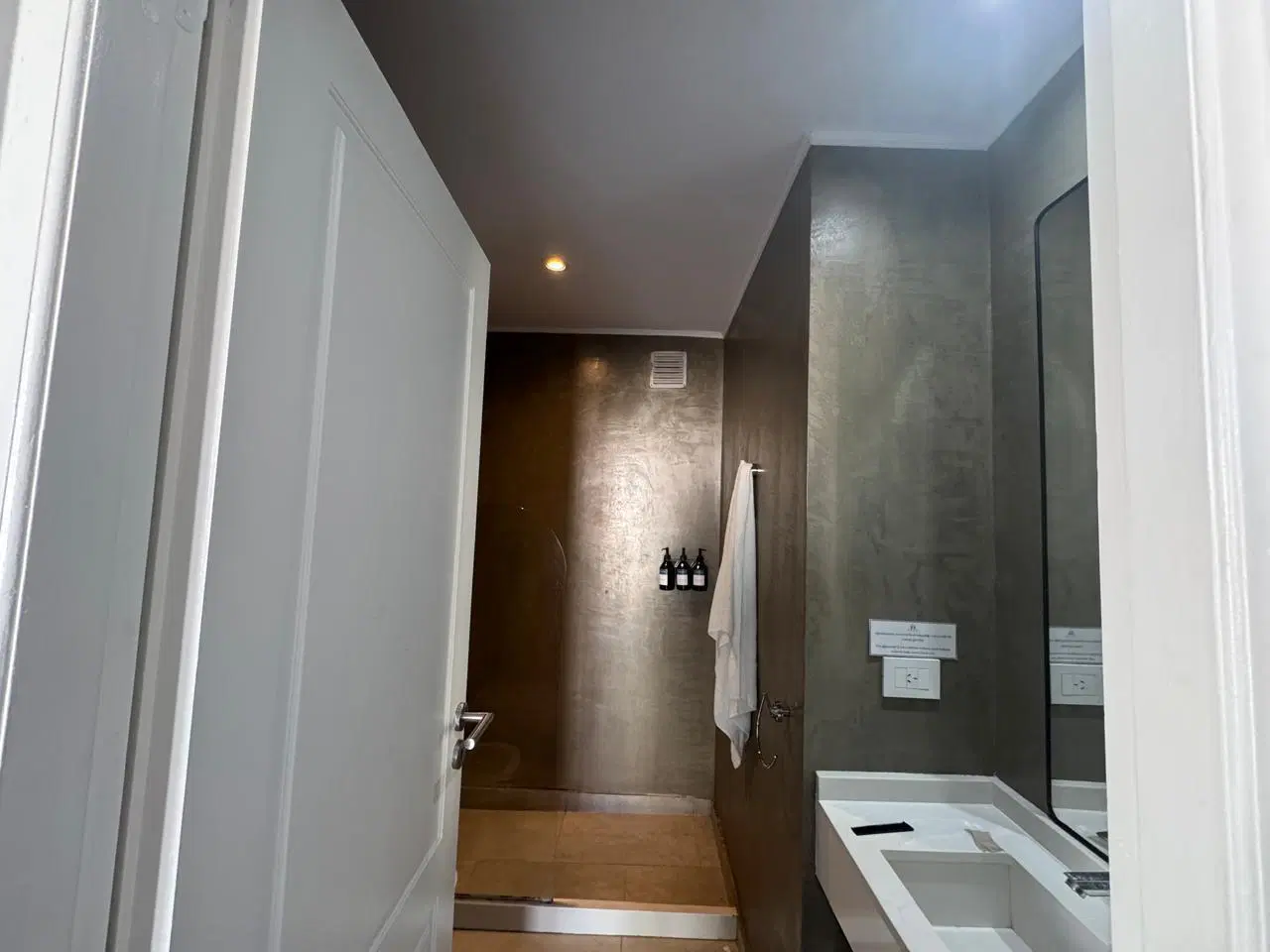 DEPARTAMENTO EN ALQUILER O VENTA EN LAS CAÑITAS MONOAMBIENTE AMPLIO DIVISIBLE LUMINOSO 5