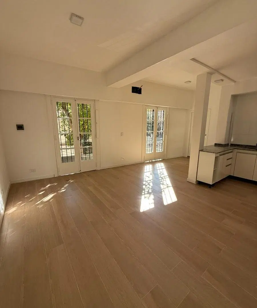 VENTA PH 4 AMBIENTES RECICLADO A NUEVO | TERRAZA PROPIA CON PARRILLA Y QUINCHO | SIN EXPENSAS | ENTR 2