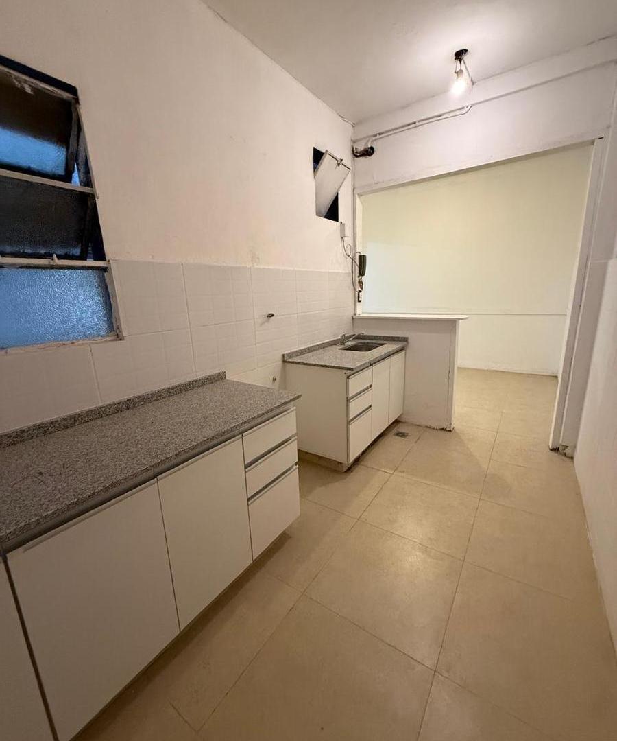 Foto de VENTA DEPARTAMENTO 3 AMBIENTES HECHO A NUEVO | RECIBIDOR IDEAL HOME OFFICE | BAJAS EXPENSAS | FLORES, imagen 2