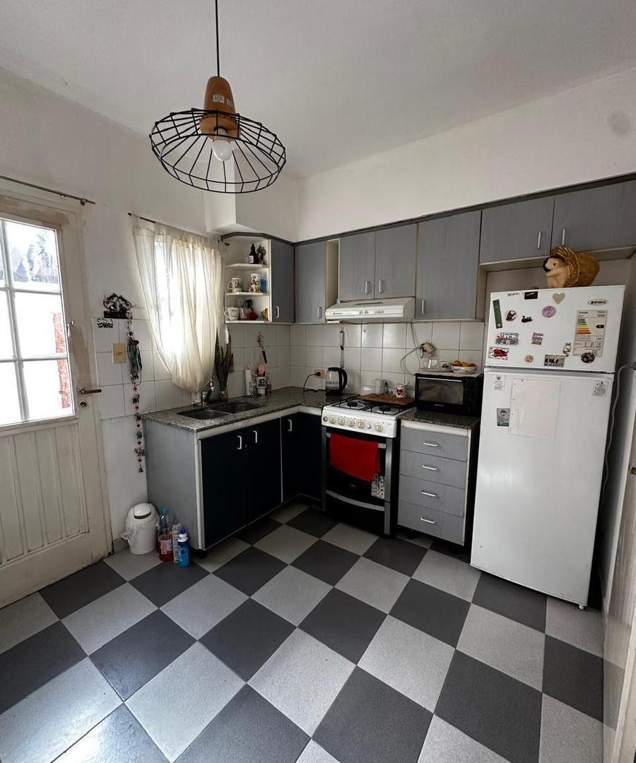 Foto de TRIPLEX 4 AMBIENTES CON COCHERA Y PATIO – OLIVOS, imagen 2