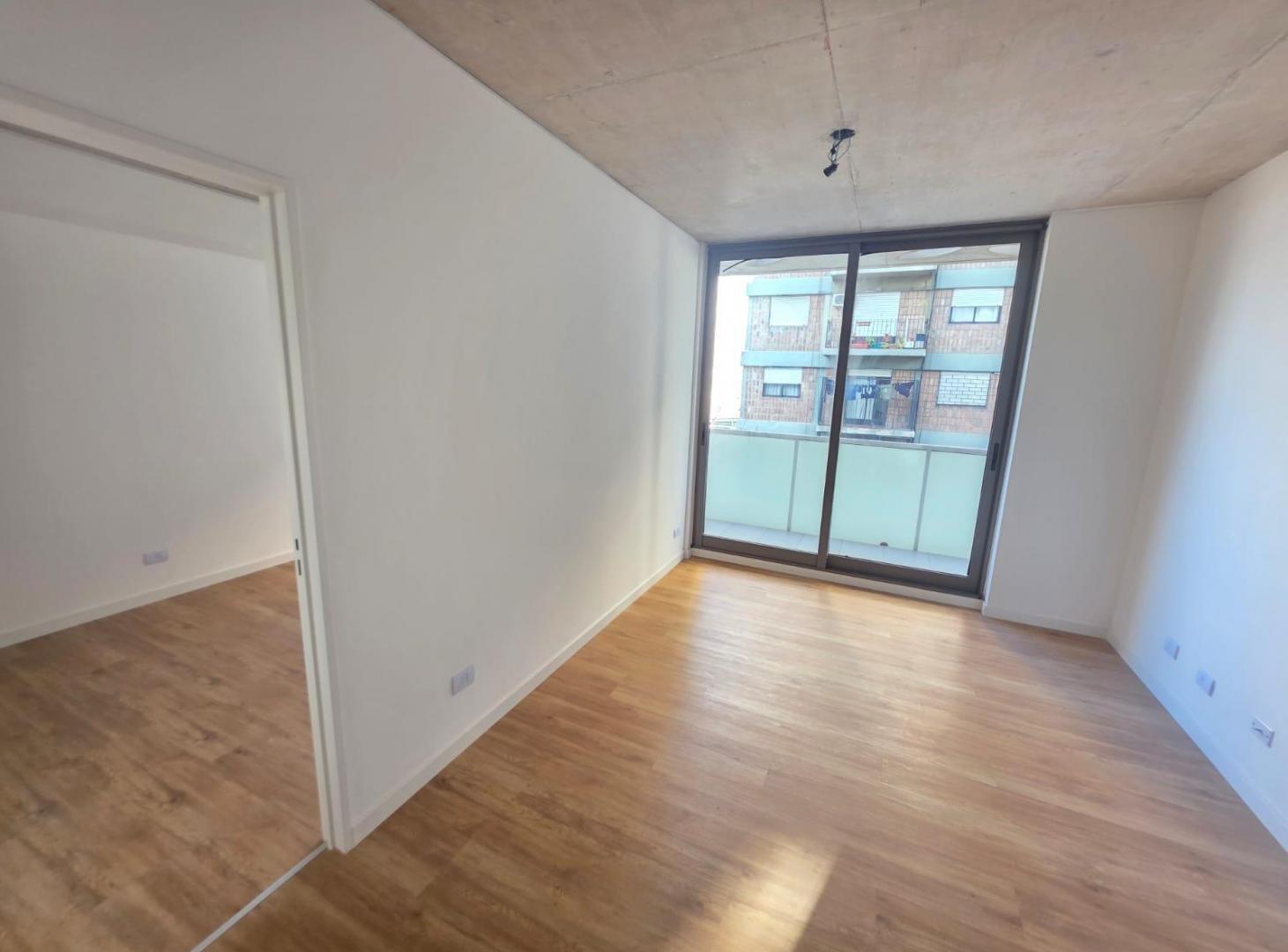 Foto de VENTA DEPARTAMENTO DOS AMBIENTES LIBERTI Y REGIMIENTO DE PATRICIOS, imagen 1