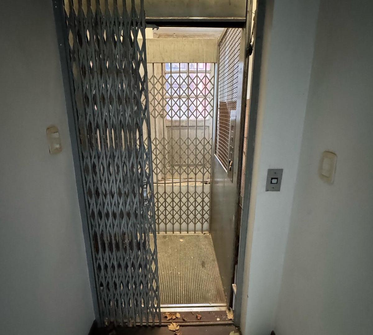 Foto de VENTA CASA 5 AMBIENTES CON PILETA BELGRANO, imagen 3