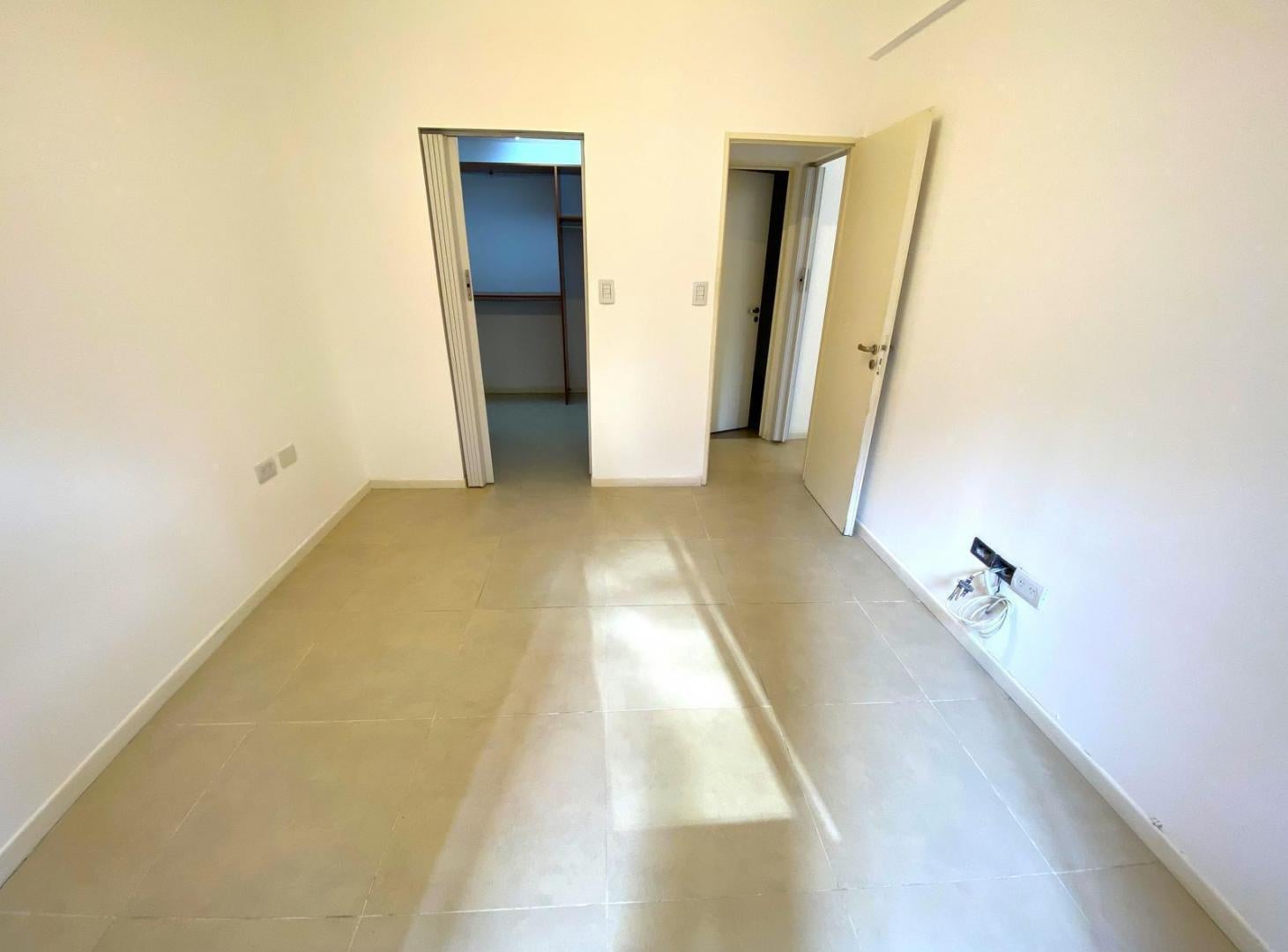 Foto de VENTA DEPARTAMENTO 2 AMBIENTES CON COCHERA EN SAN FERNANDO, imagen 3