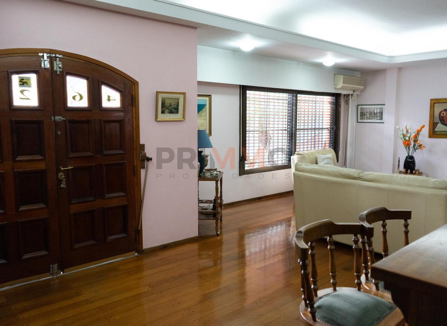 Foto de VENTA CASA 4 AMBIENTES + DEPENDENCIA LOTE PROPIO EN VILLA DEVOTO, imagen 2