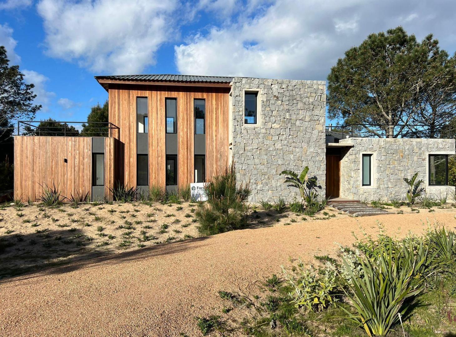 Foto de VENTA CASA EN JOSE IGNACIO 310 mts y 1900 de terreno, imagen 2