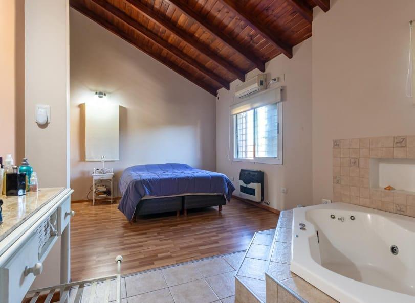 Casa de Tres Dorm. en Venta - Hostal del Sol - Fisherton 3
