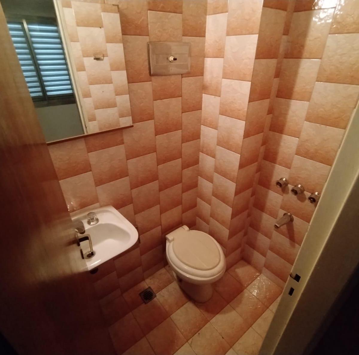 Departamento en Venta Piso Exclusivo con Balcones Al Frente - Av de La Libertal Al 300 4