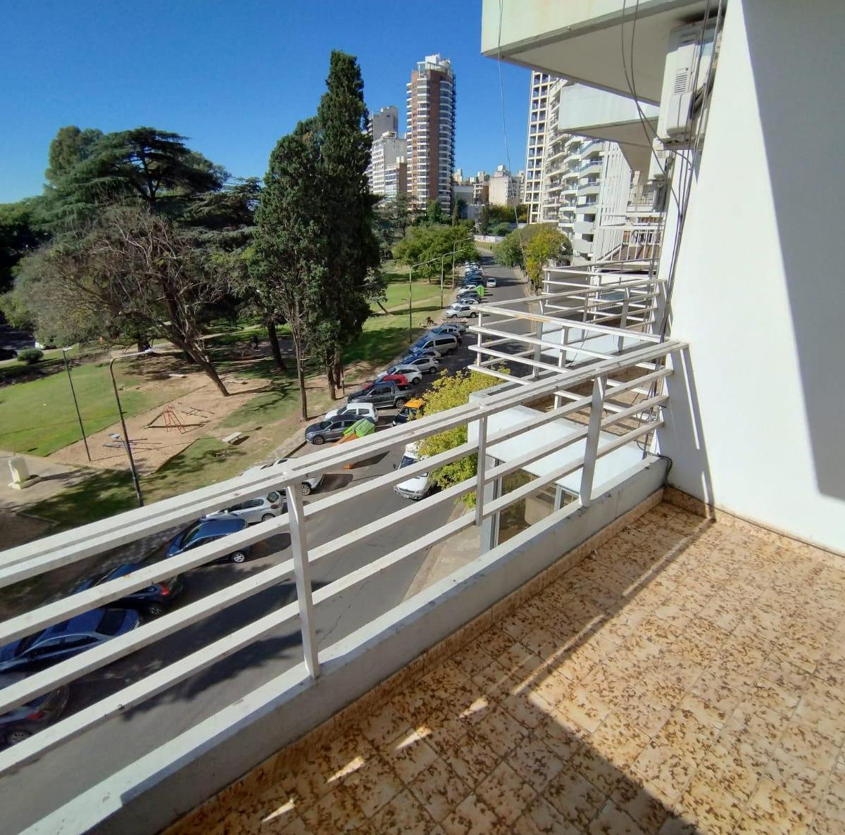 Departamento en Venta Piso Exclusivo con Balcones Al Frente - Av de La Libertal Al 300 5