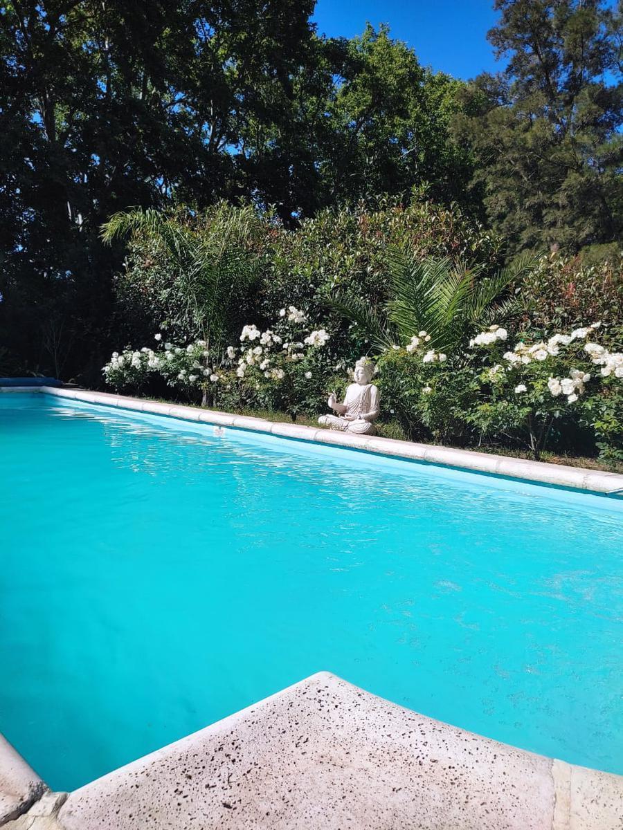 Casa Tres Dorm. en Venta con Patio y Pileta - Azahares Paraná - Fighiera 1