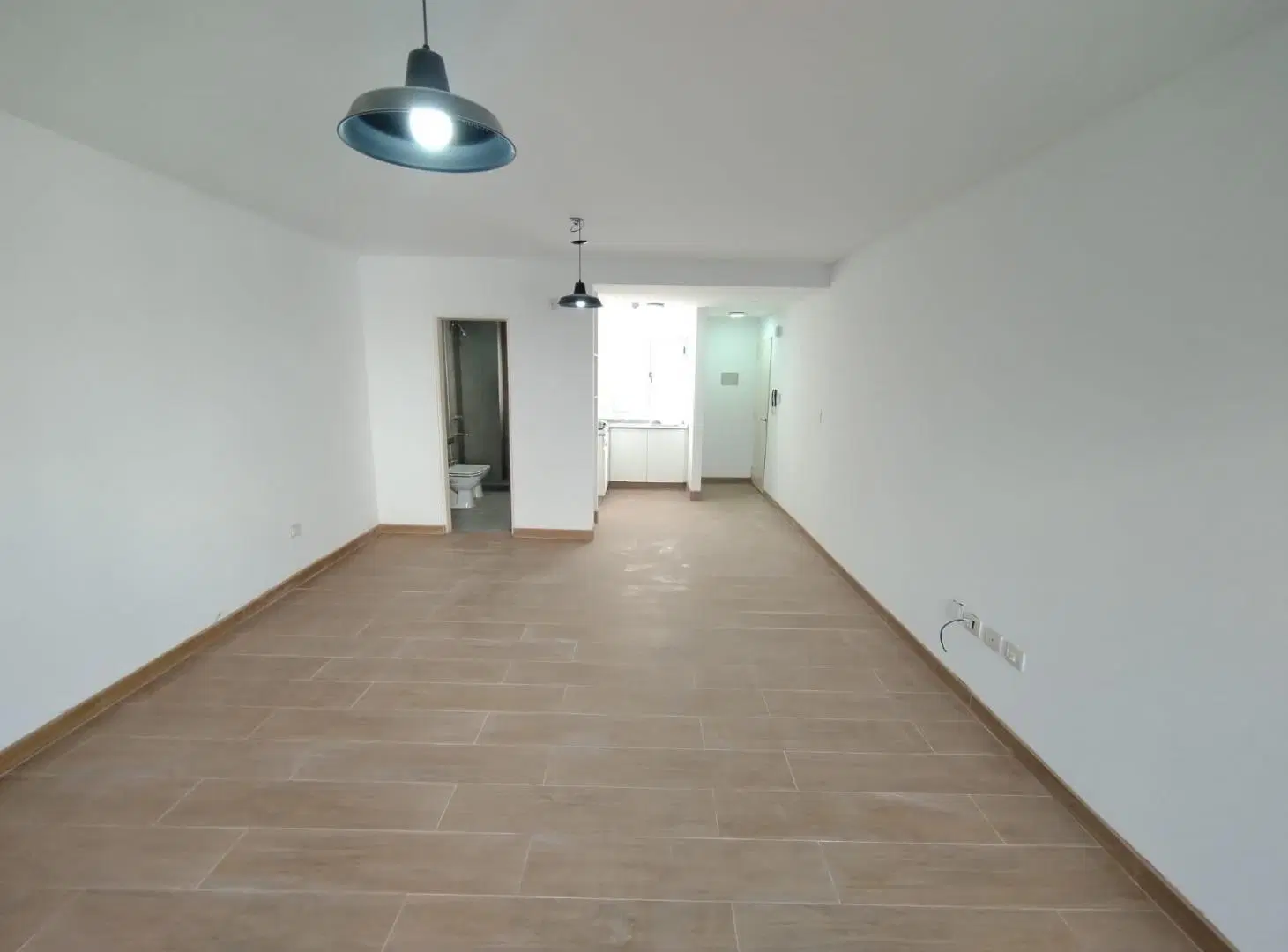 Monoambiente en alquiler con cochera - Alem 2400 2