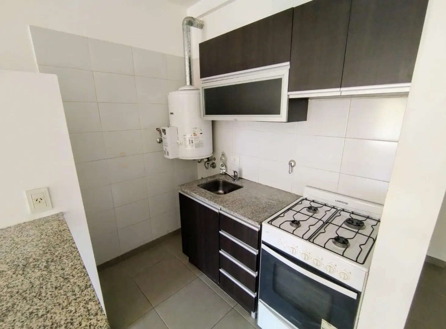 Monoambiente en alquiler con balcón - Dorrego 1673 5