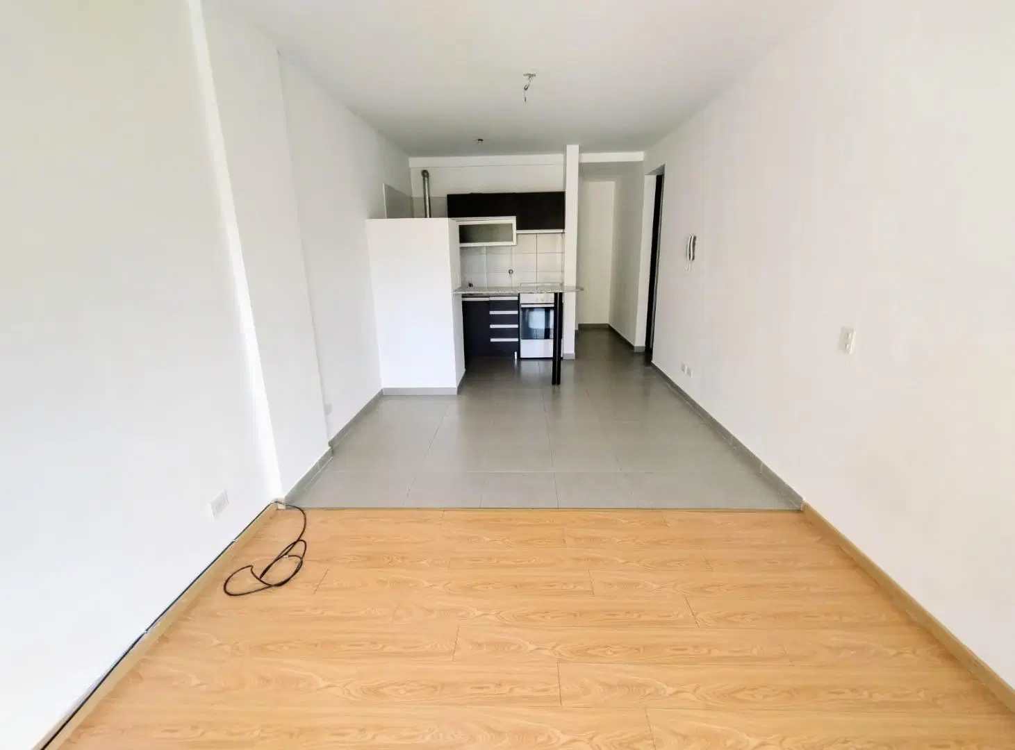 Monoambiente en alquiler con balcón - Dorrego 1673 2
