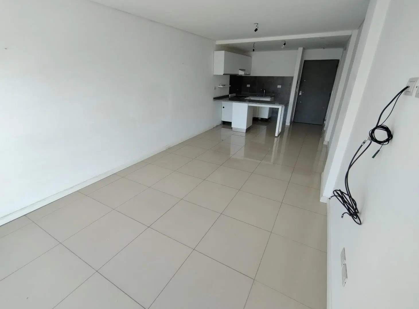 Departamento en alquiler un dormitorio con balcón al frente más cochera - Gallo al 700 2