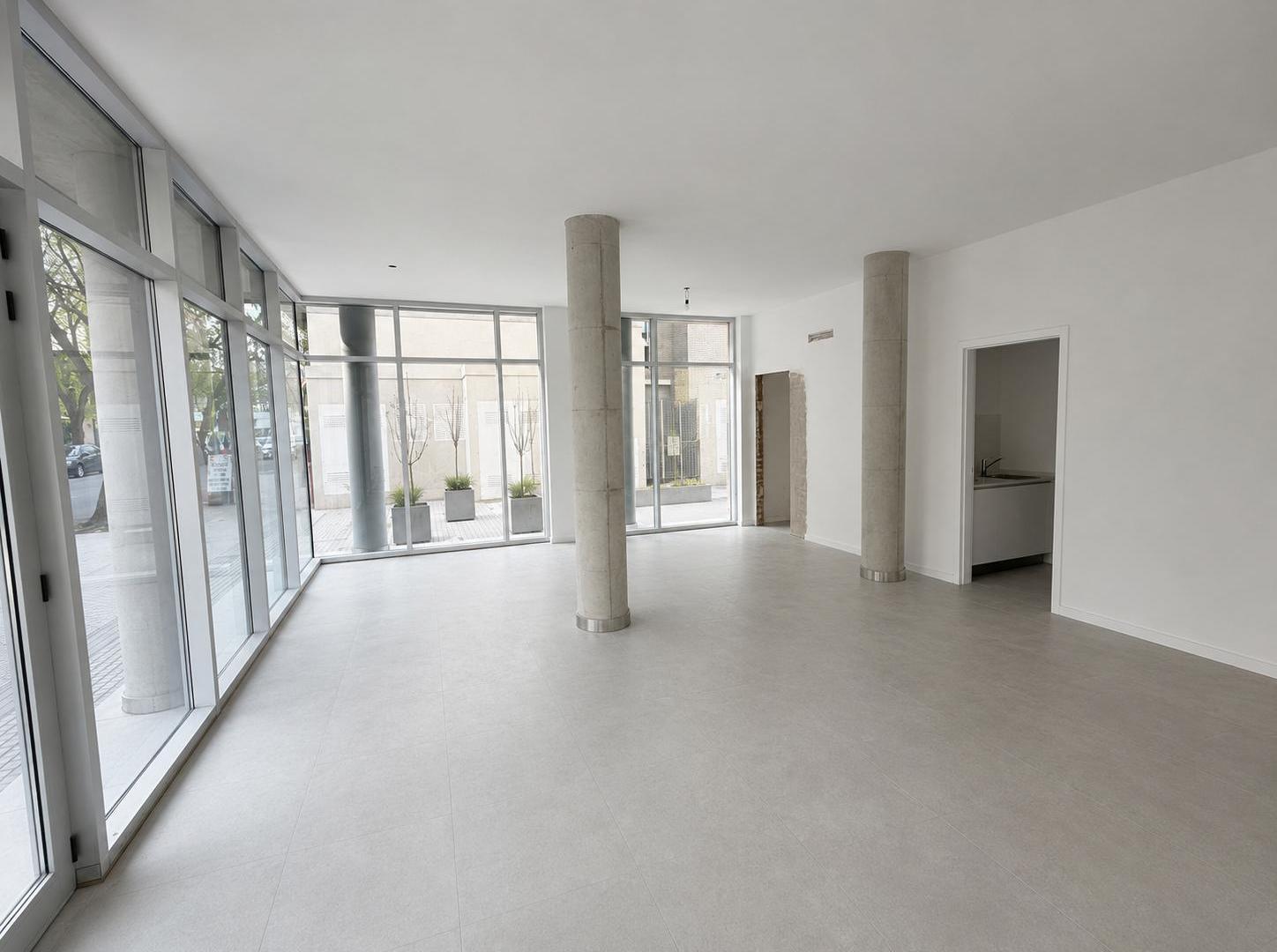 Foto de Local comercial vidriado al frente, en alquiler, - Viamonte 671, imagen 4