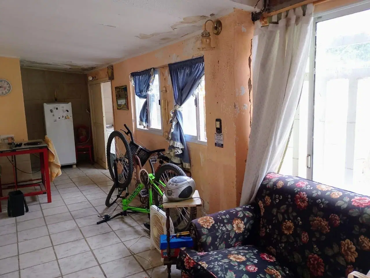 Casa en venta dos dormitorios con patio - Funes 2