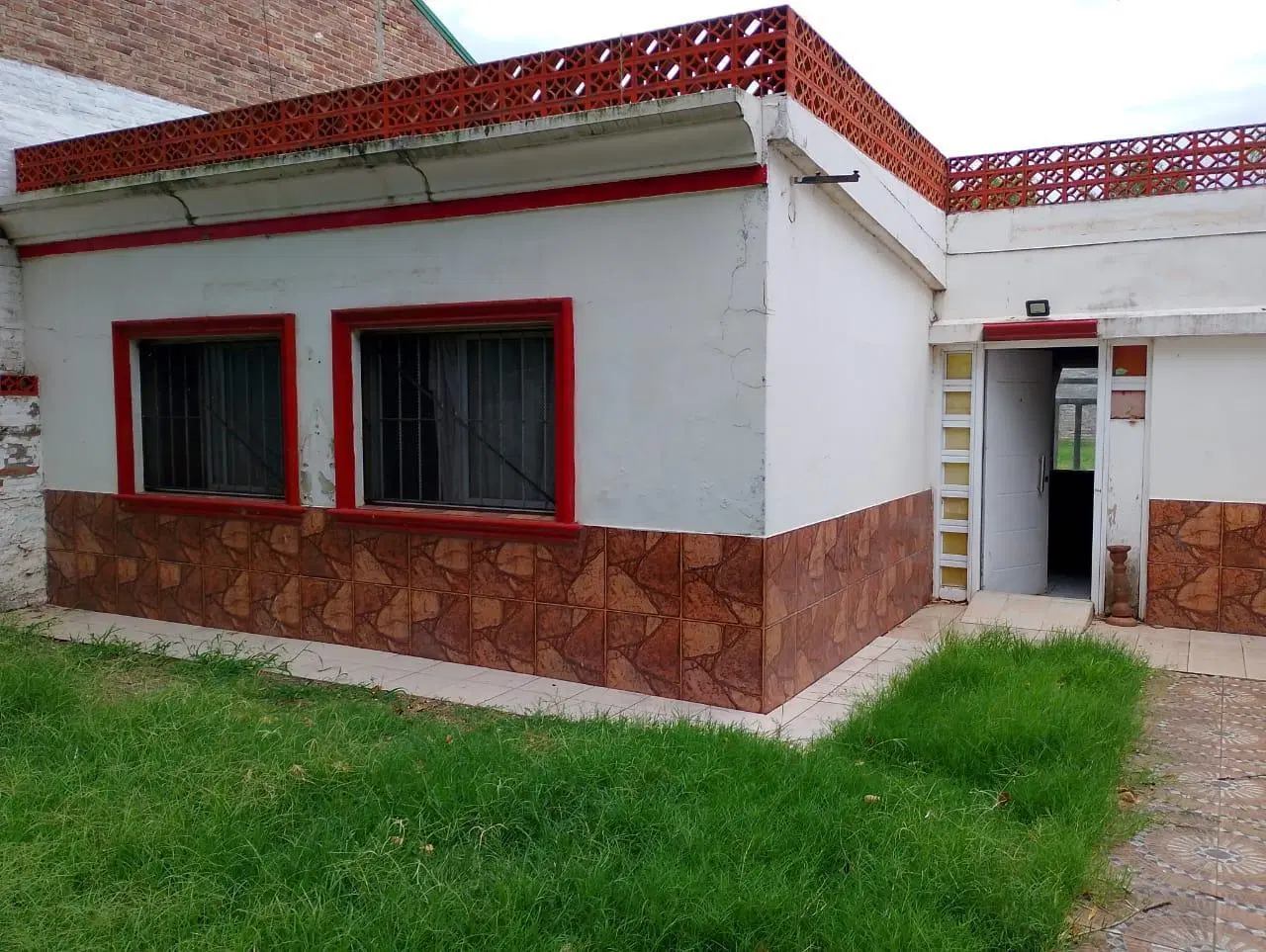 Casa en venta dos dormitorios con patio - Funes 4