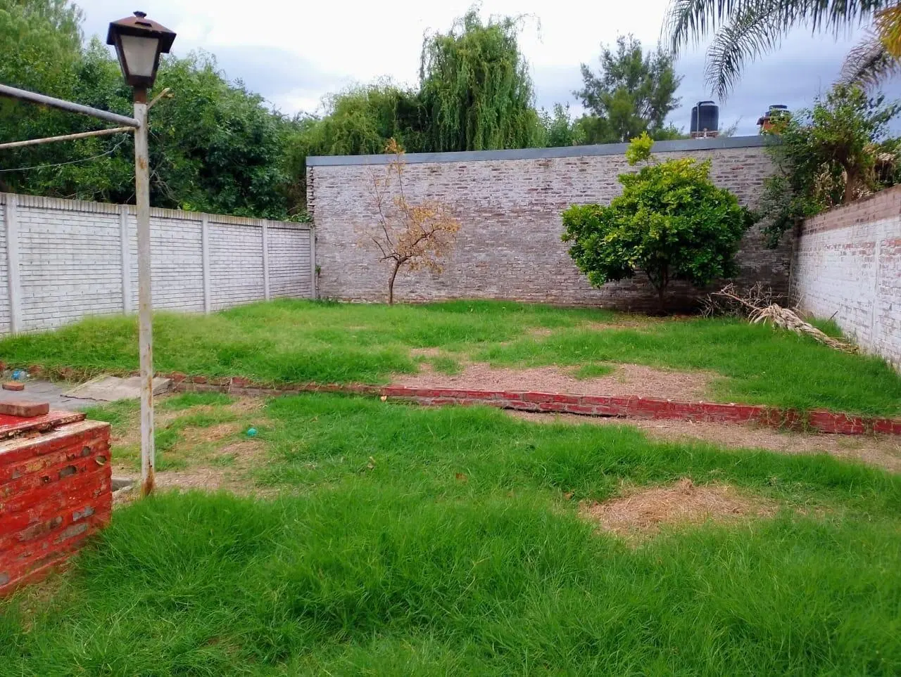Casa en venta dos dormitorios con patio - Funes 3