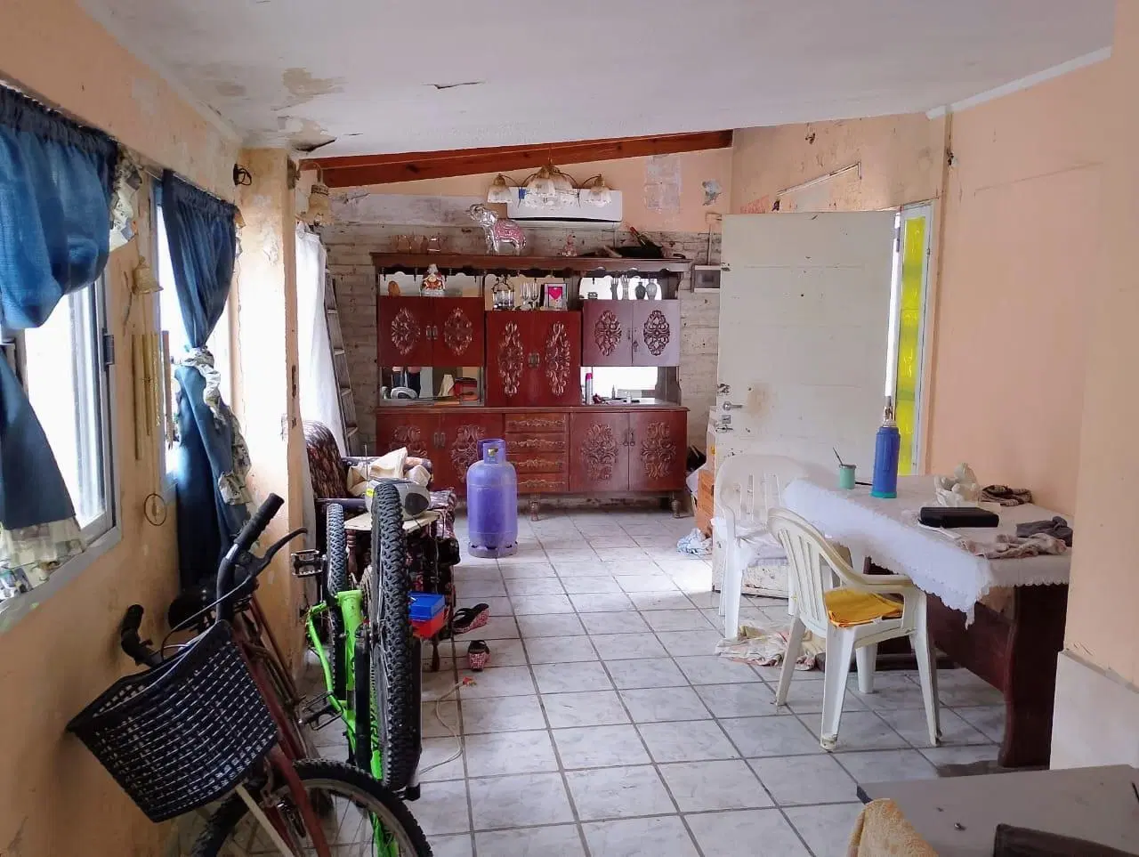 Casa en venta dos dormitorios con patio - Funes 5