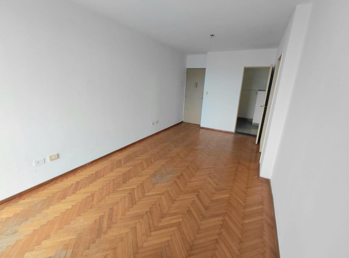 Foto de Departamento en alquiler tres dormitorios con balcón contra frente, imagen 2