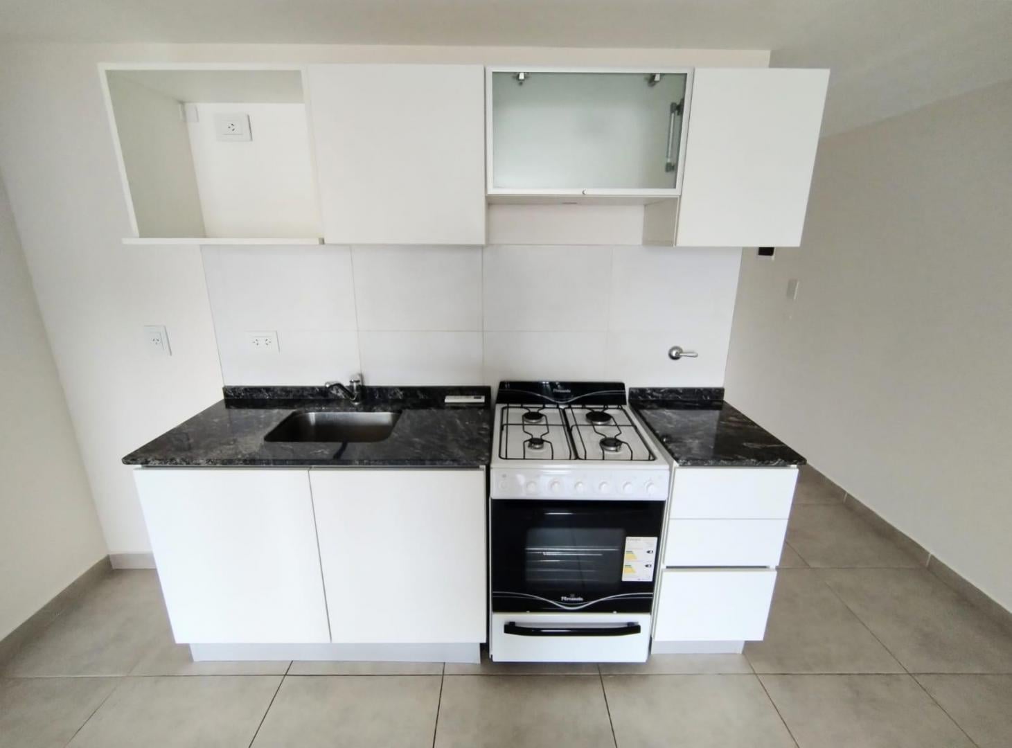 Foto de Alquiler - un dormitorio contra frente con balcón - Mitre 531, imagen 3